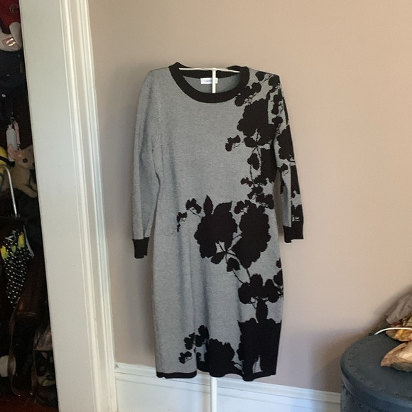Calvin Klein knit dress. Worn about 3x. Retail 139 - Picture 3 of 5